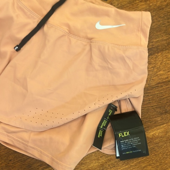 Nike Flex NWT Size small two in one training shorts - Picture 4 of 5